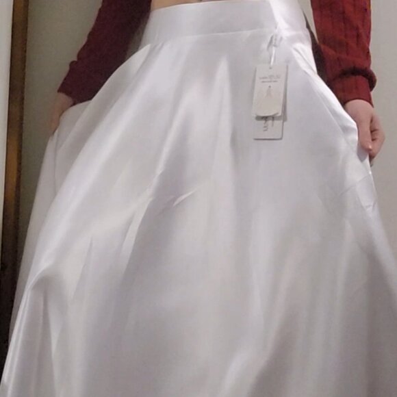 High Waist A-Line Satin White Skirt - Picture 3 of 11
